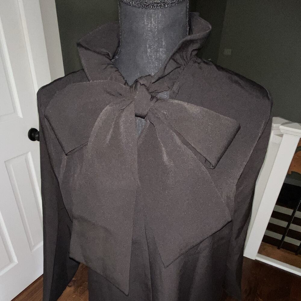 Tuckernuck Women’s Size L Black Solid Long Sleeve Bow Neck Sheath Dress
